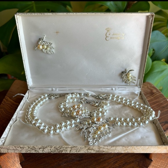 Vintage 1950’s Jewels by Emmons - Picture 9 of 11